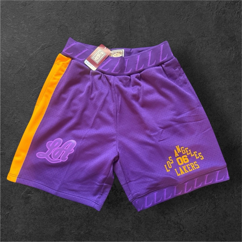 NBA Los‎ Angeles Lakers Purple Hardwood Classics Shorts Men’s Large